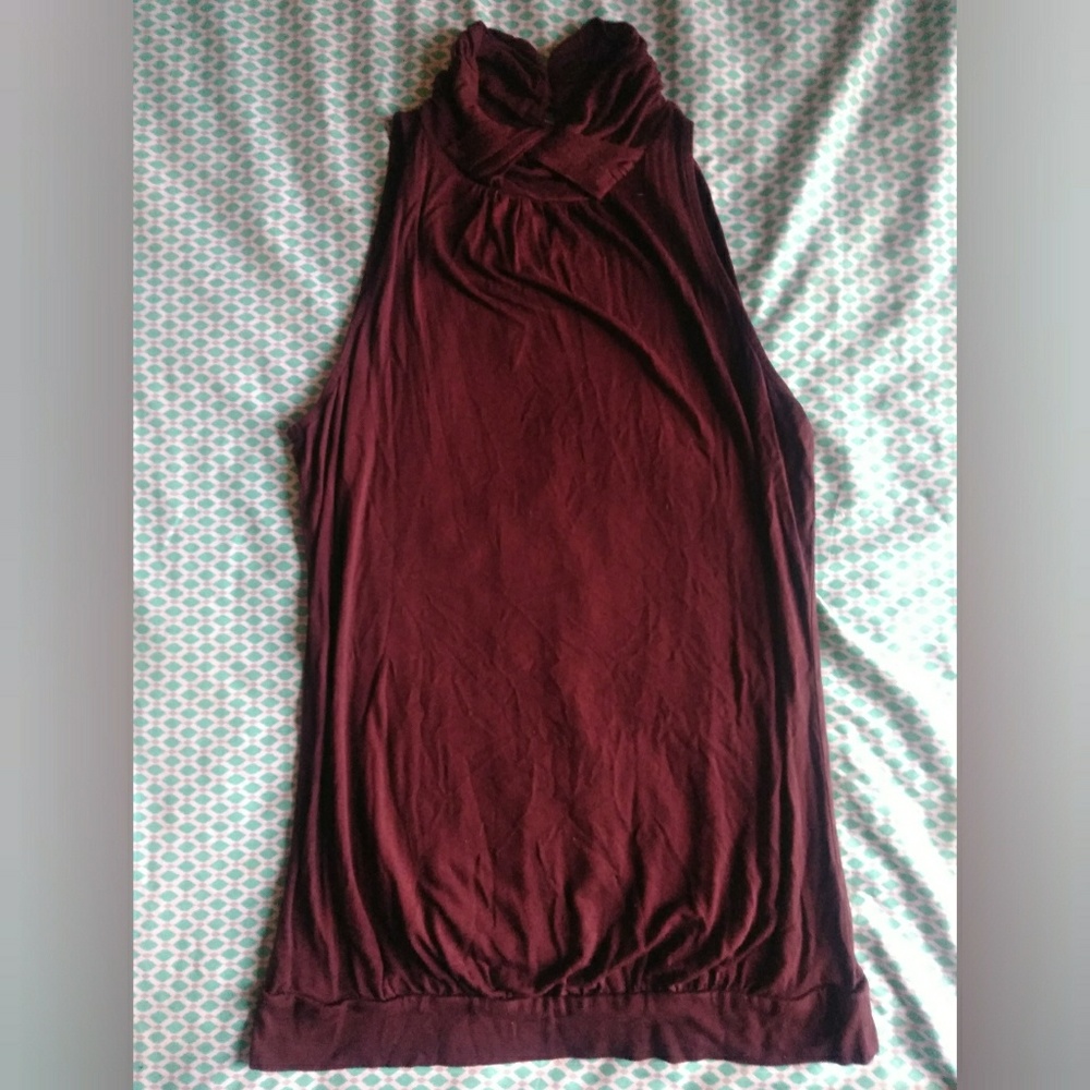 Women's Medium High Neck Tank Top